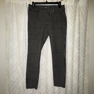Women’s Old Navy Pixie Ankle Pants, Size 4
